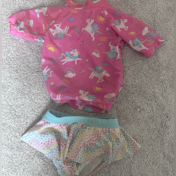 Two piece UPF 50 Tshirt bathing suit 🦄 12-18M - Picture 1 of 4
